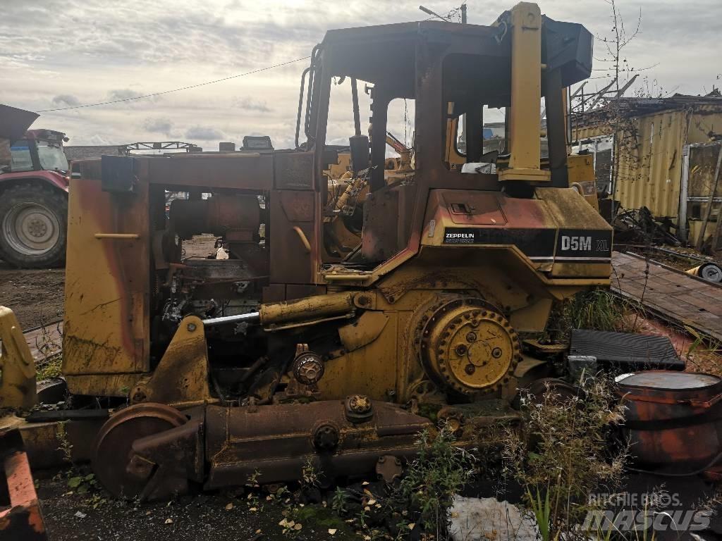 CAT D 5 M XL Buldozere pe senile