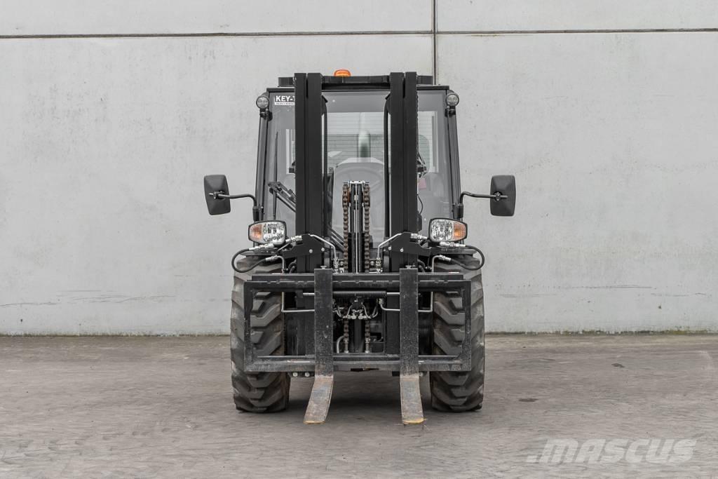 Manitou MC 30-4 Stivuitor diesel
