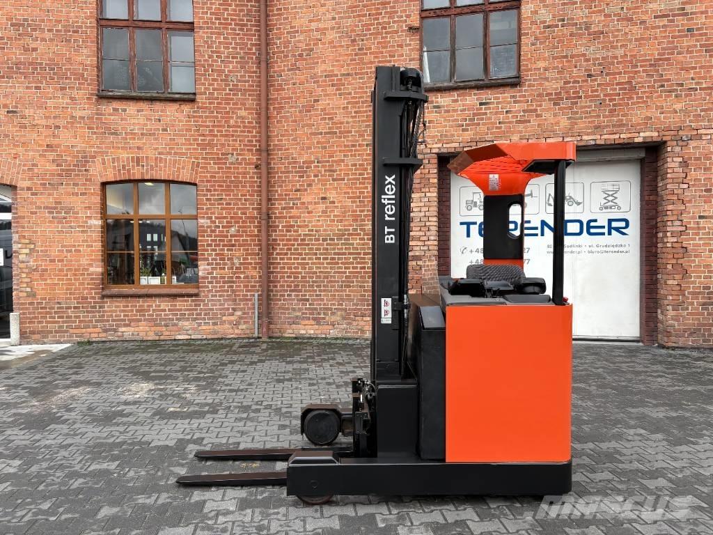 BT RR E 140 M Stivuitor cu catarg retractabil