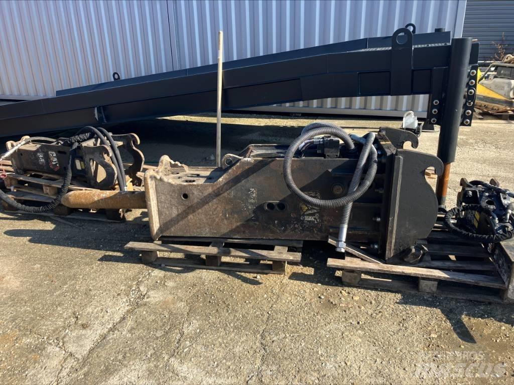CAT H 120 Ciocane / Concasoare