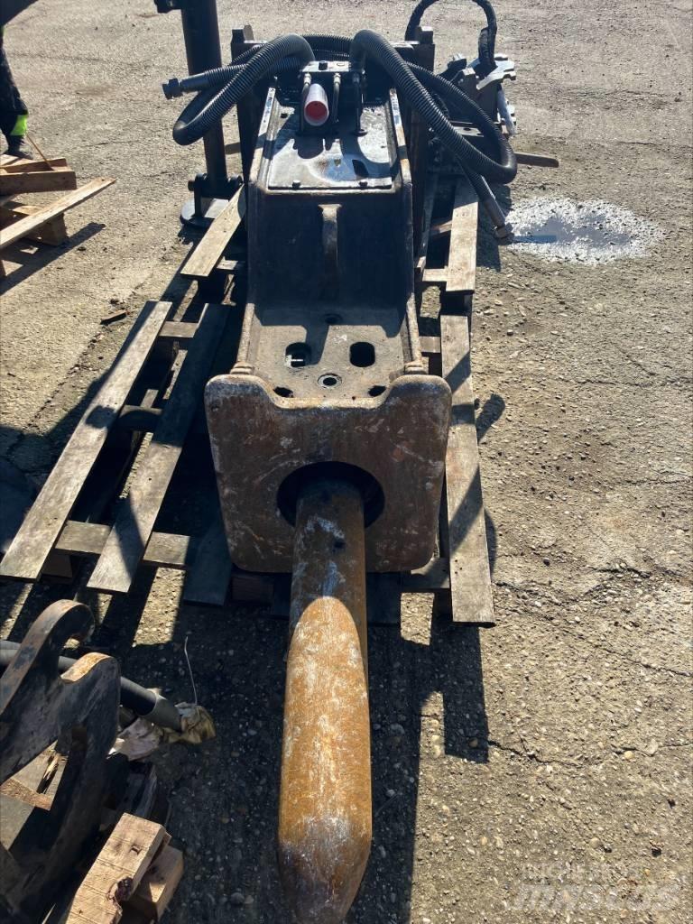CAT H 120 Ciocane / Concasoare
