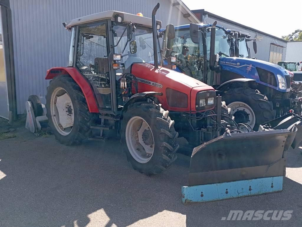 Massey Ferguson 4220 Tractoare