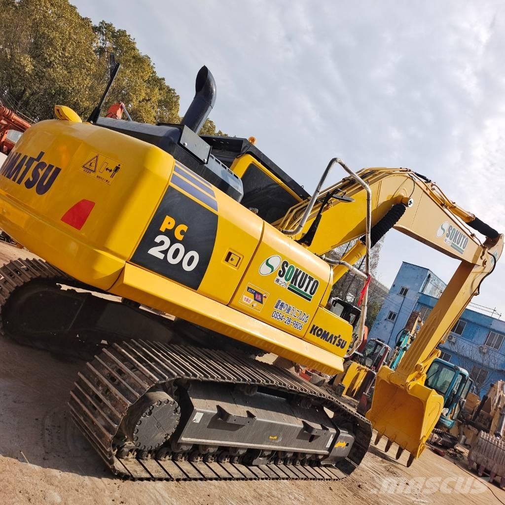 Komatsu PC 200 Excavatoare pe șenile
