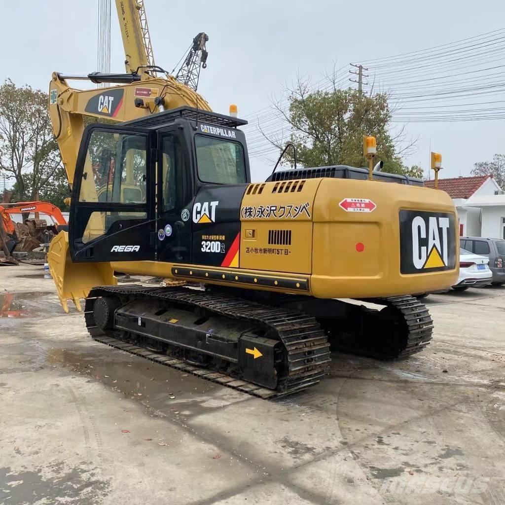 CAT 320 Excavatoare pe șenile
