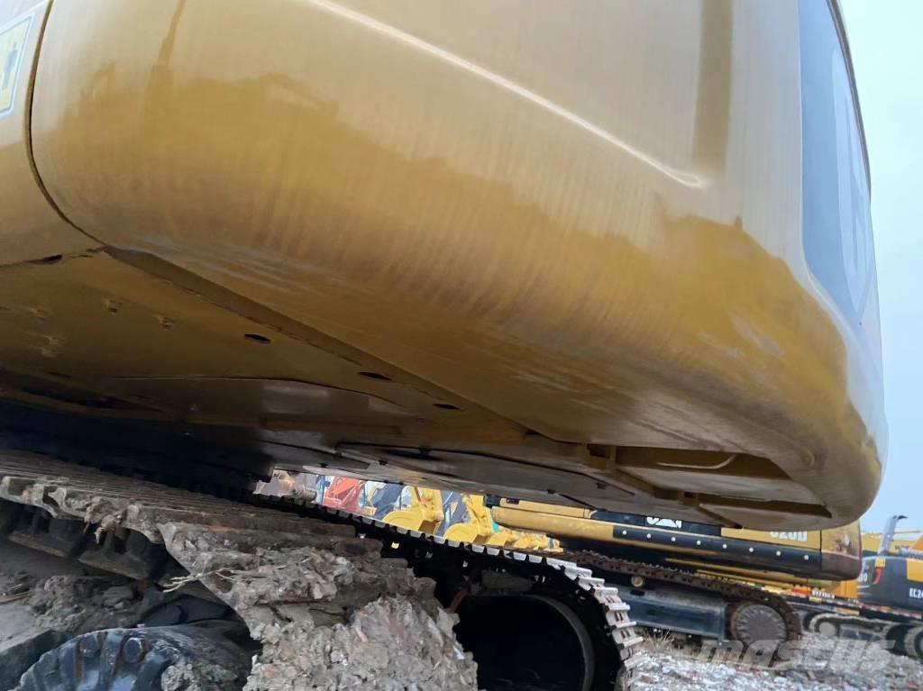 CAT 320 Excavatoare pe șenile
