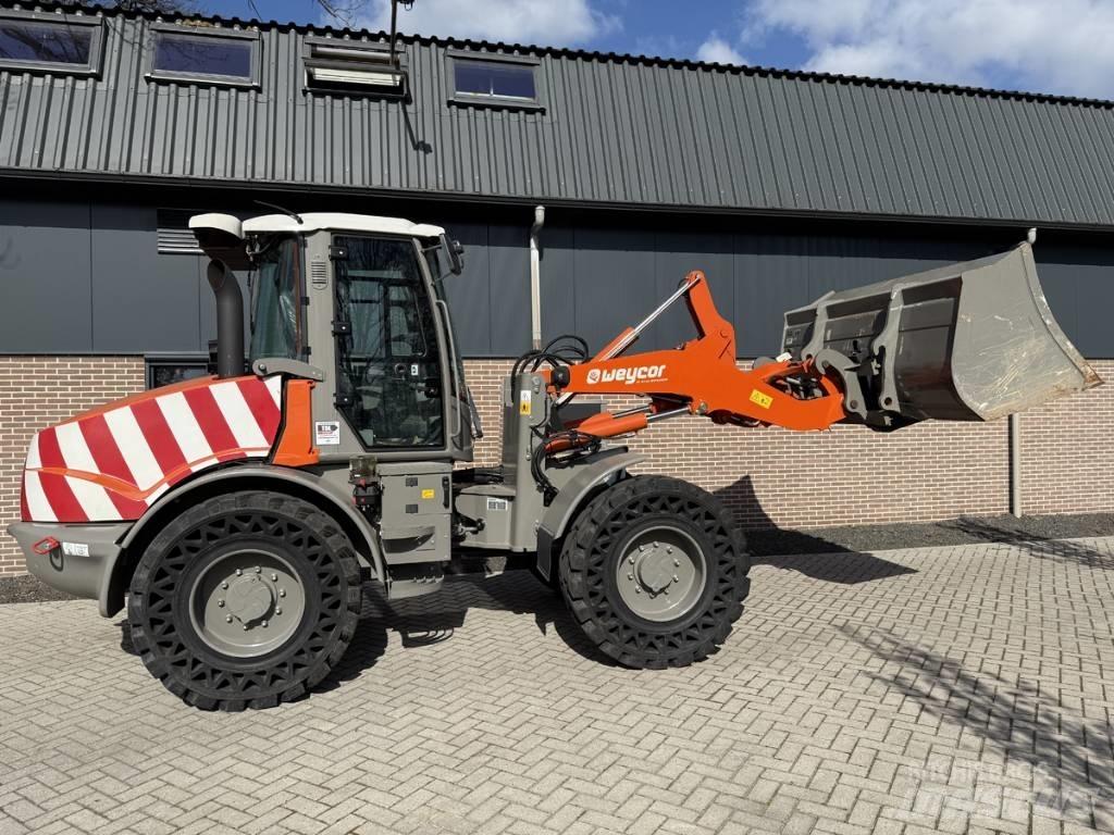 Weycor AR 560 Incarcator pe pneuri