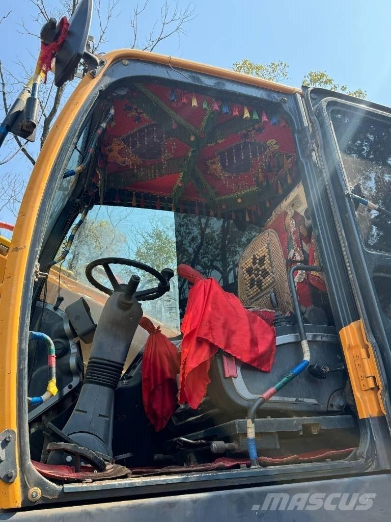 Hyundai 210W-9 Excavatoare cu roti