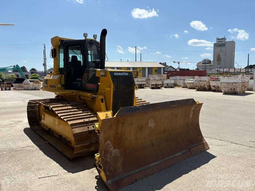 Komatsu 61 PX Buldozere pe senile