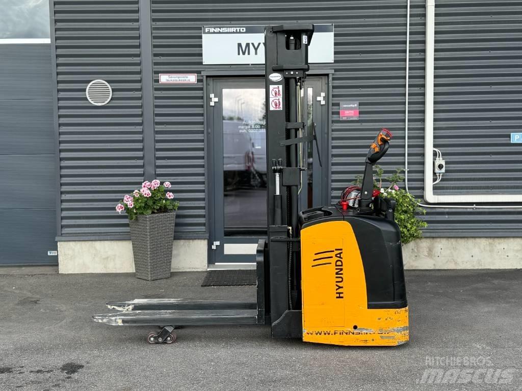 Hyundai 15ESR Transpaleti autopropulsanti