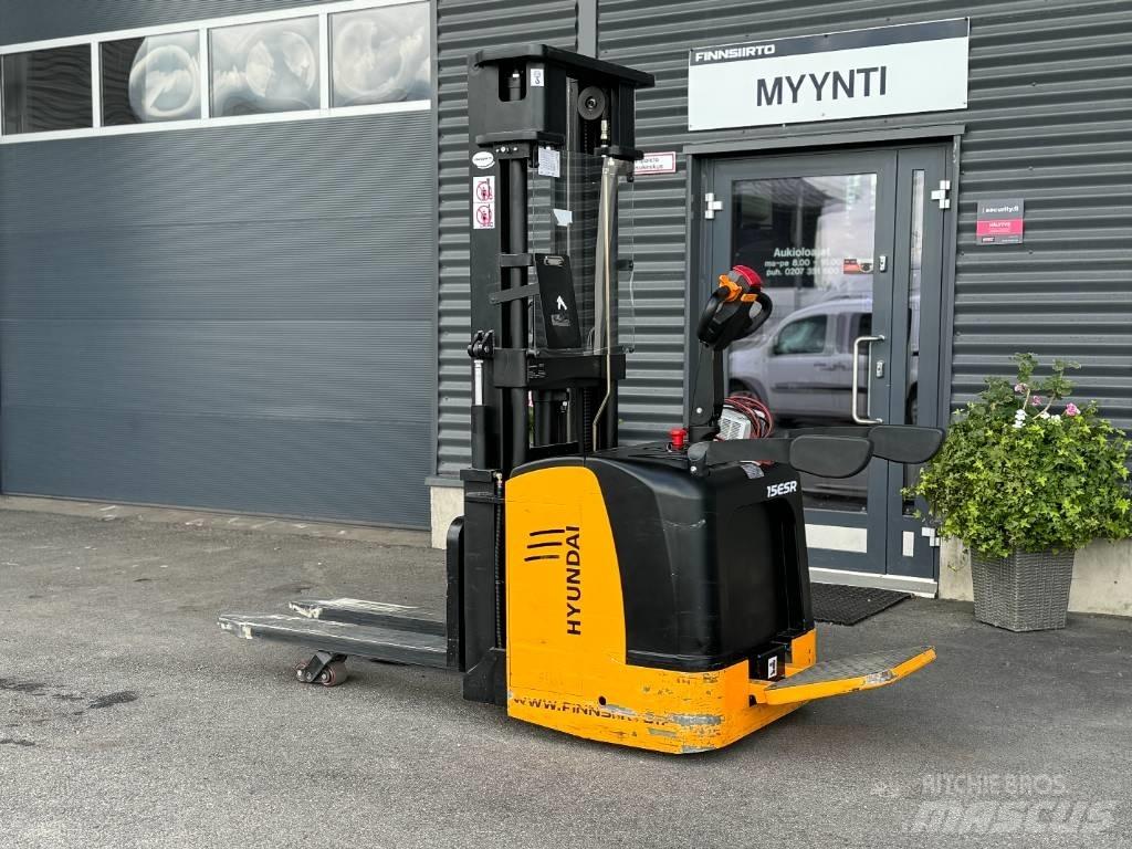 Hyundai 15ESR Transpaleti autopropulsanti