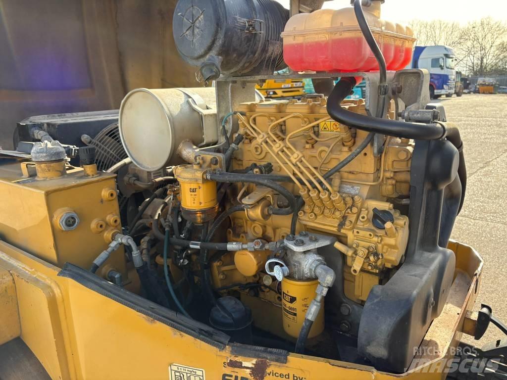 CAT CB 34 B Cilindri compactori dubli