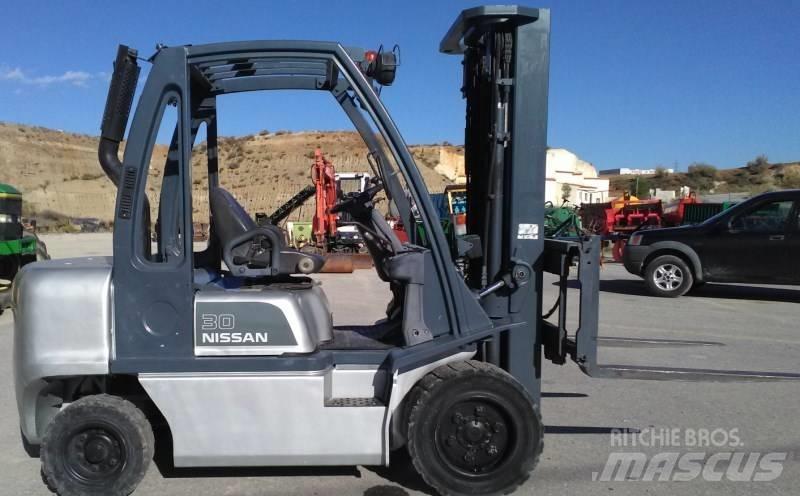 Nissan FGD02A30Q Stivuitor diesel