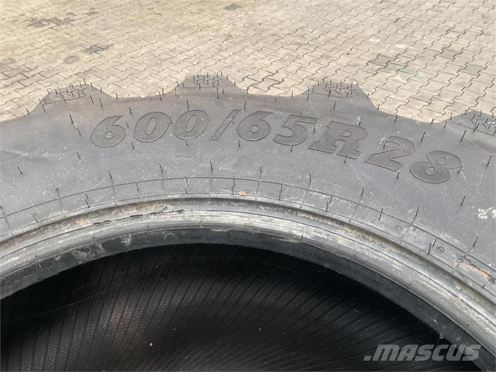 BKT 600/65R28 Roti