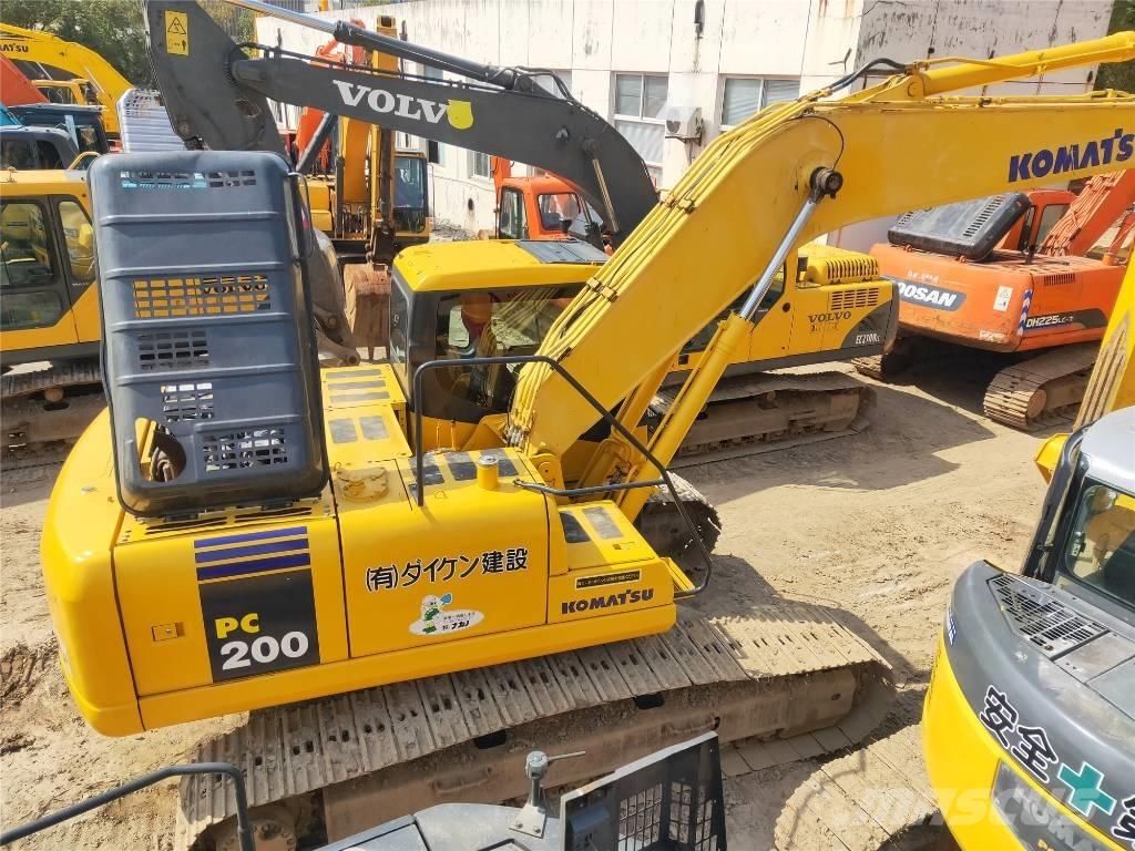 Komatsu PC200-7 Excavatoare pe șenile
