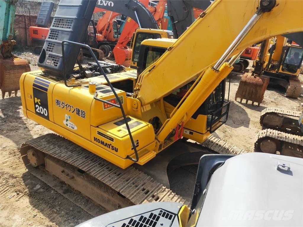 Komatsu PC200-7 Excavatoare pe șenile
