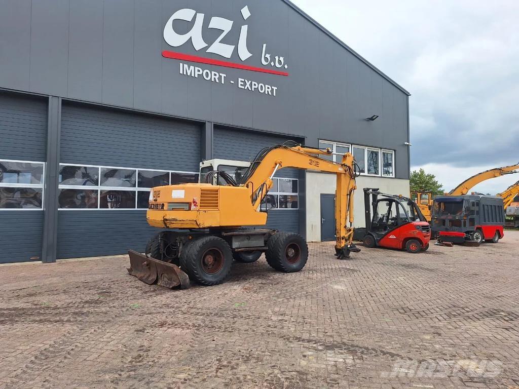 Liebherr A312 Excavatoare cu roti