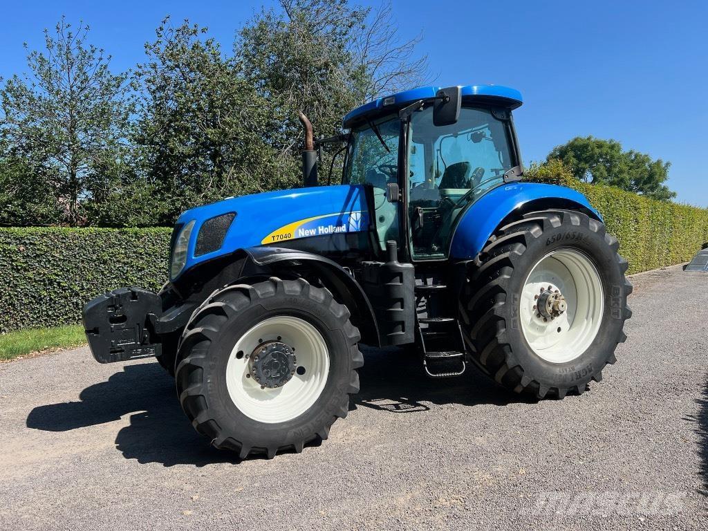 New Holland T 7040 Tractoare