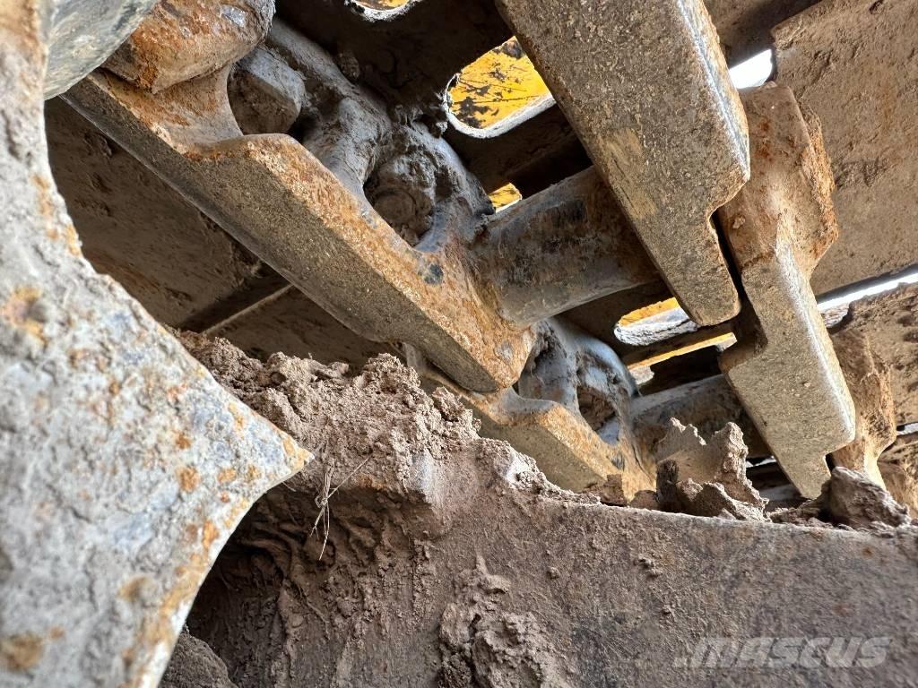JCB JS 200 LC Excavatoare pe șenile
