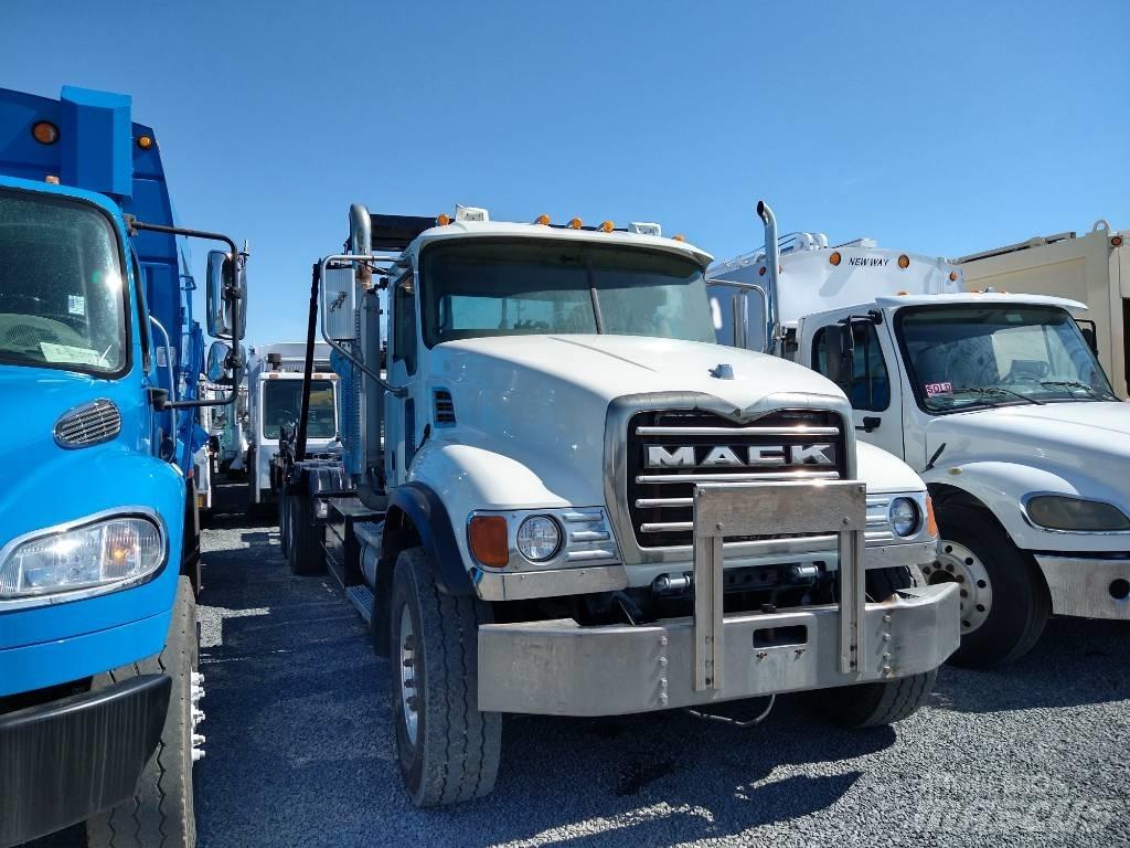 Mack GRANITE CV713 Camion de deseuri