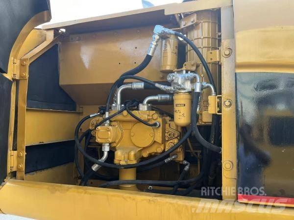 CAT 320 C L Excavatoare pe șenile
