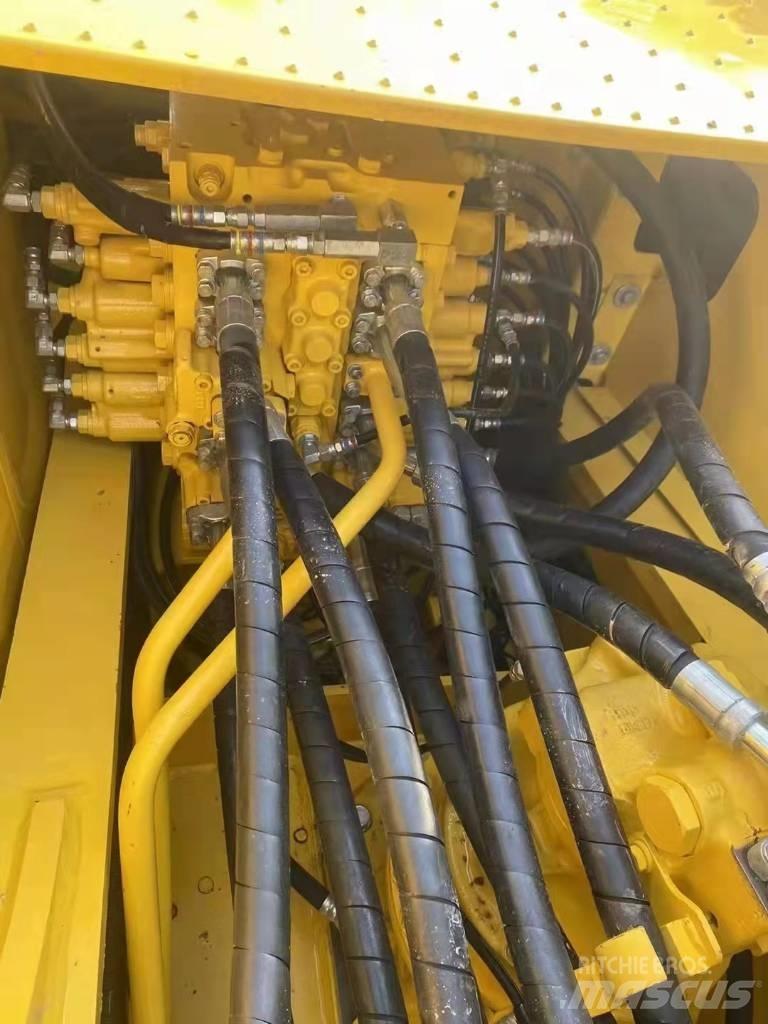 Komatsu PC 220-8 Excavatoare pe șenile
