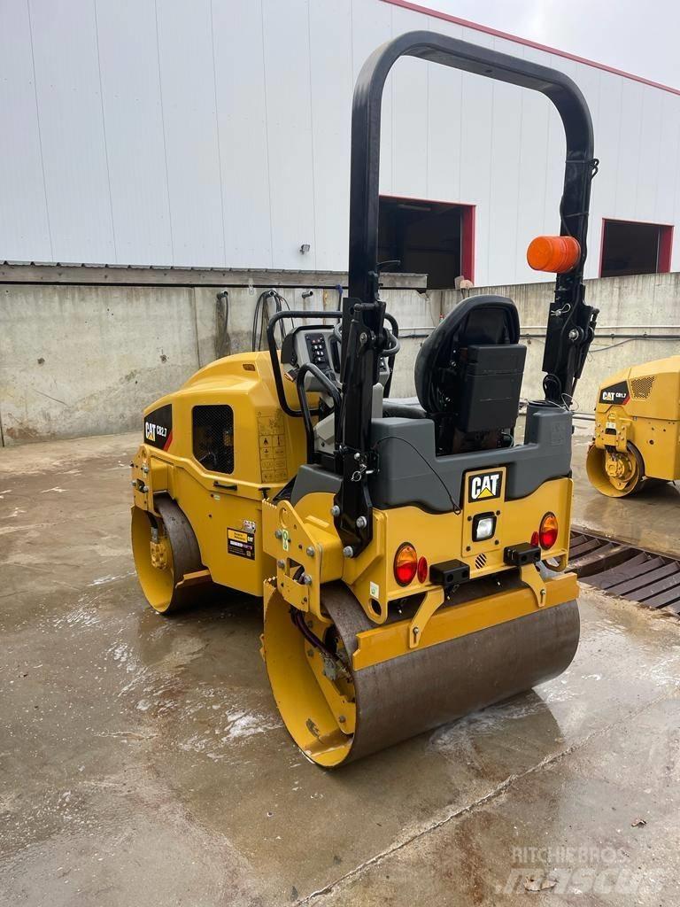CAT CB 2.7 Cilindri compactori dubli
