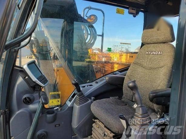 Hyundai HX130 Excavatoare pe șenile
