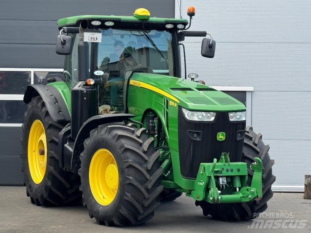 John Deere 8310 R Tractoare