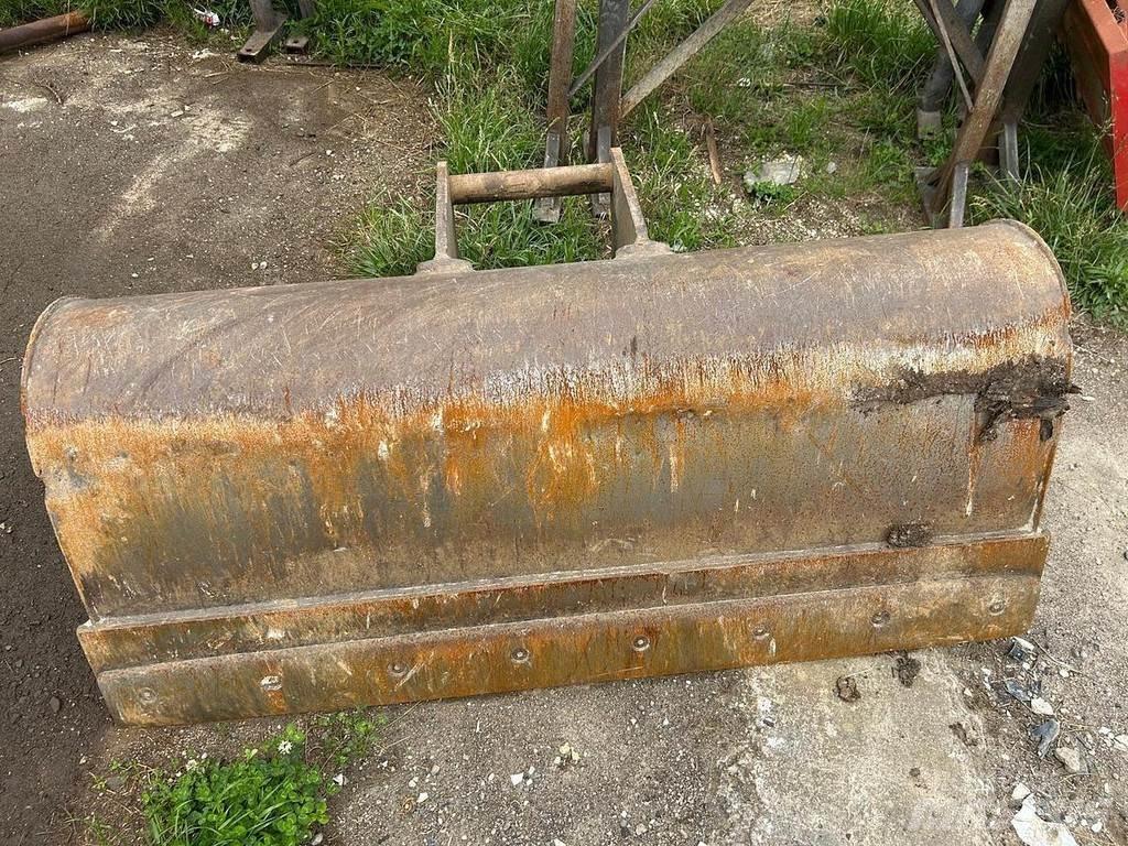 Mecalac 15MWR Pistoane