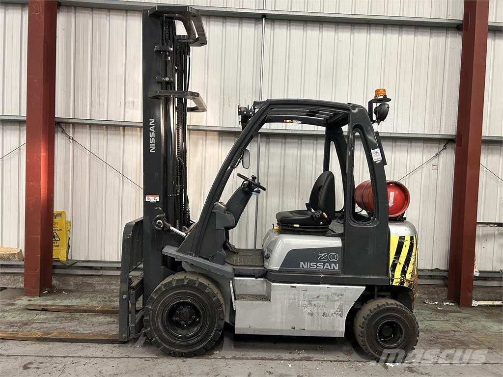 Nissan U1D2A20LQ Stivuitor GPL