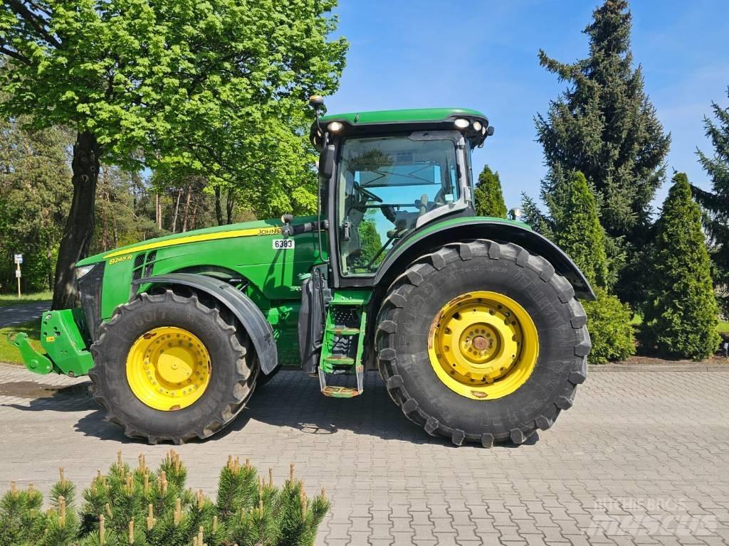 John Deere 8245 R Tractoare