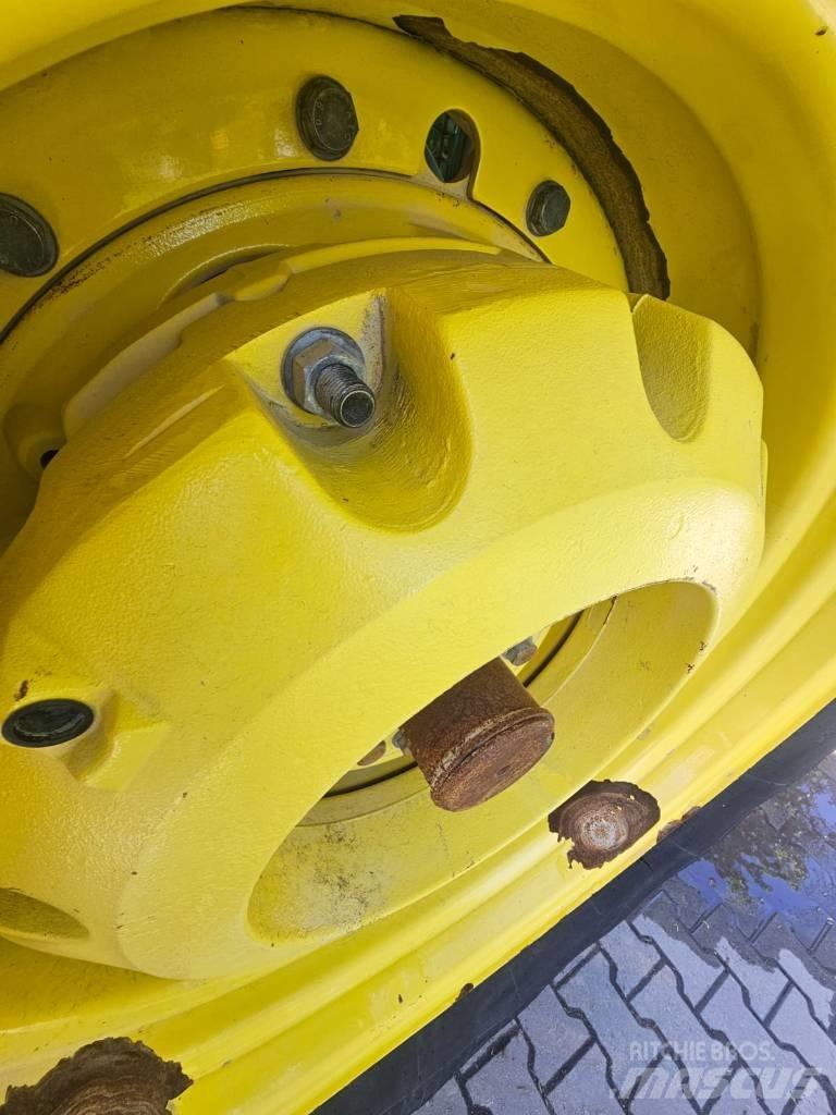 John Deere 8245 R Tractoare