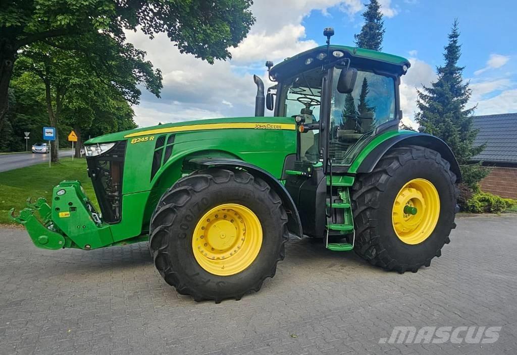 John Deere 8245 R Tractoare