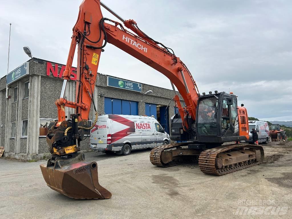 Hitachi ZX225USLC-5 Excavatoare pe șenile
