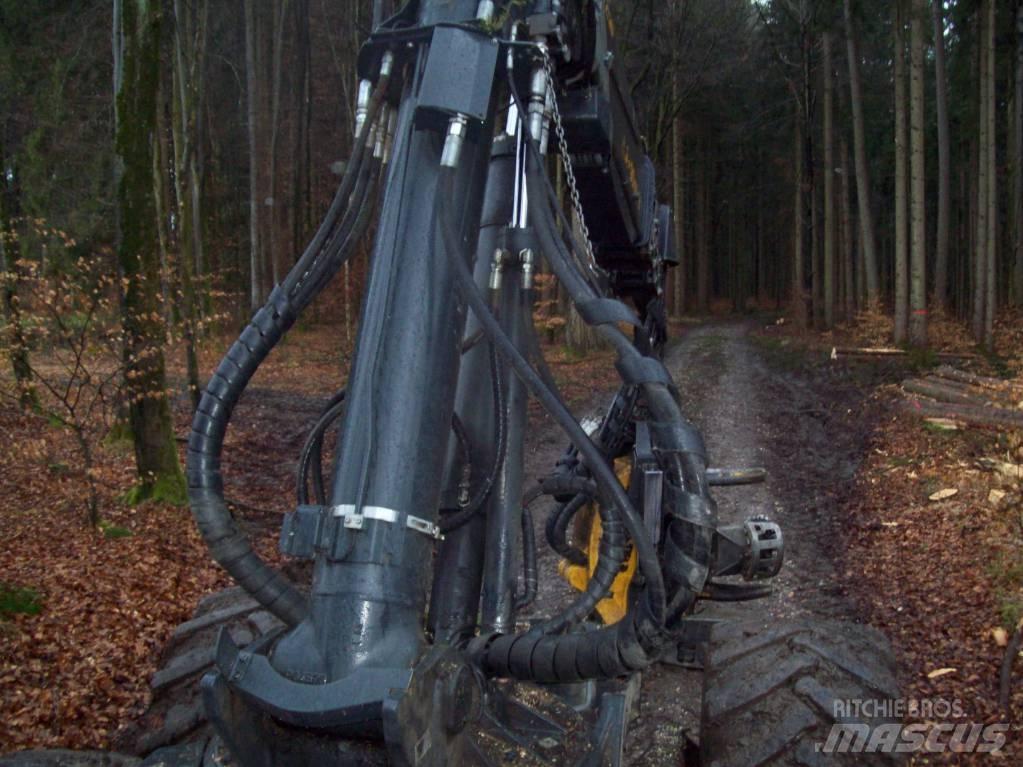 Ponsse Bear 8W Combine forestiere