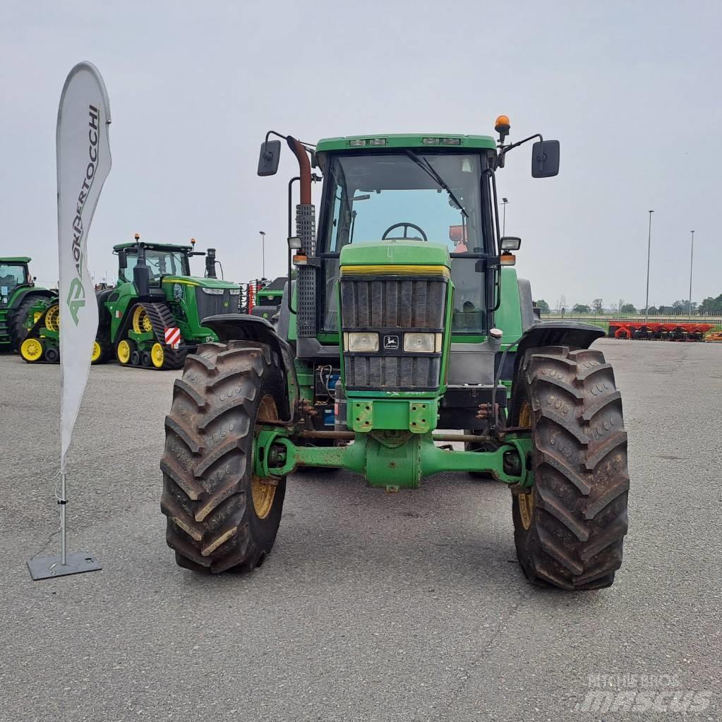 John Deere 7700 Tractoare