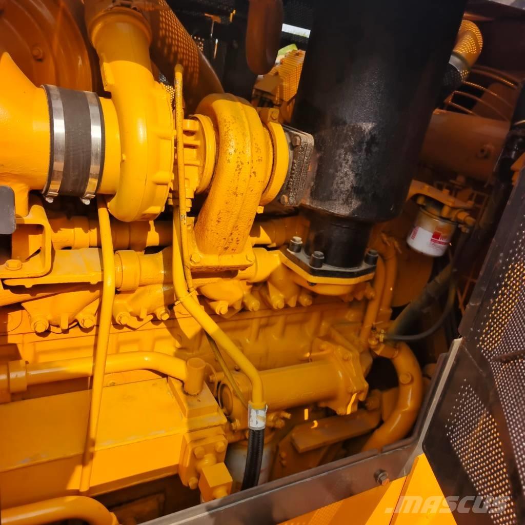 Shantui SD 22 Buldozere pe senile