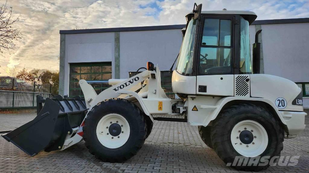 Volvo L 30 B Incarcator pe pneuri