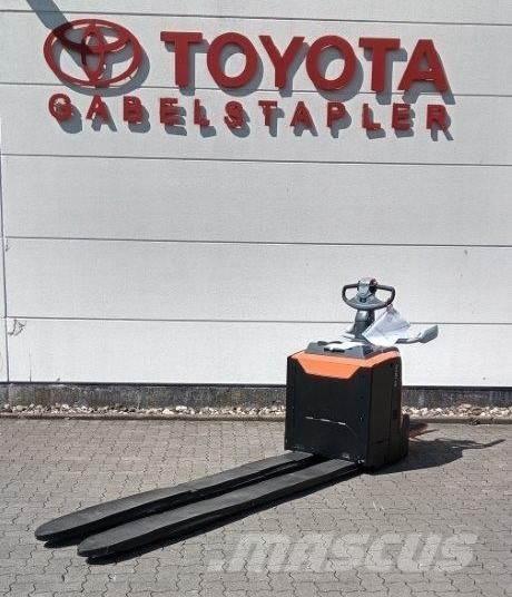 Toyota LPE 250 Transpaleta manuala