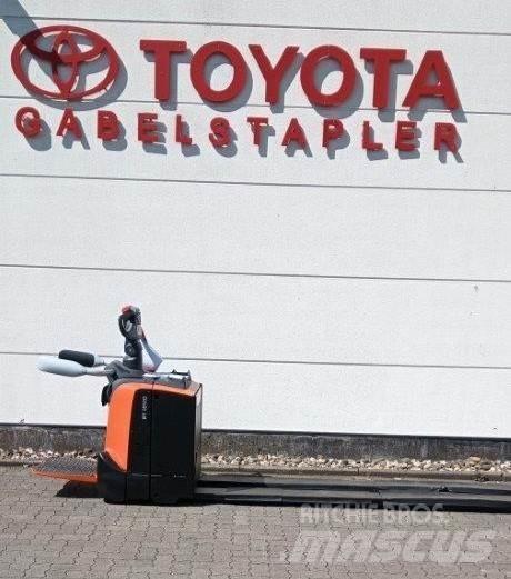 Toyota LPE 250 Transpaleta manuala