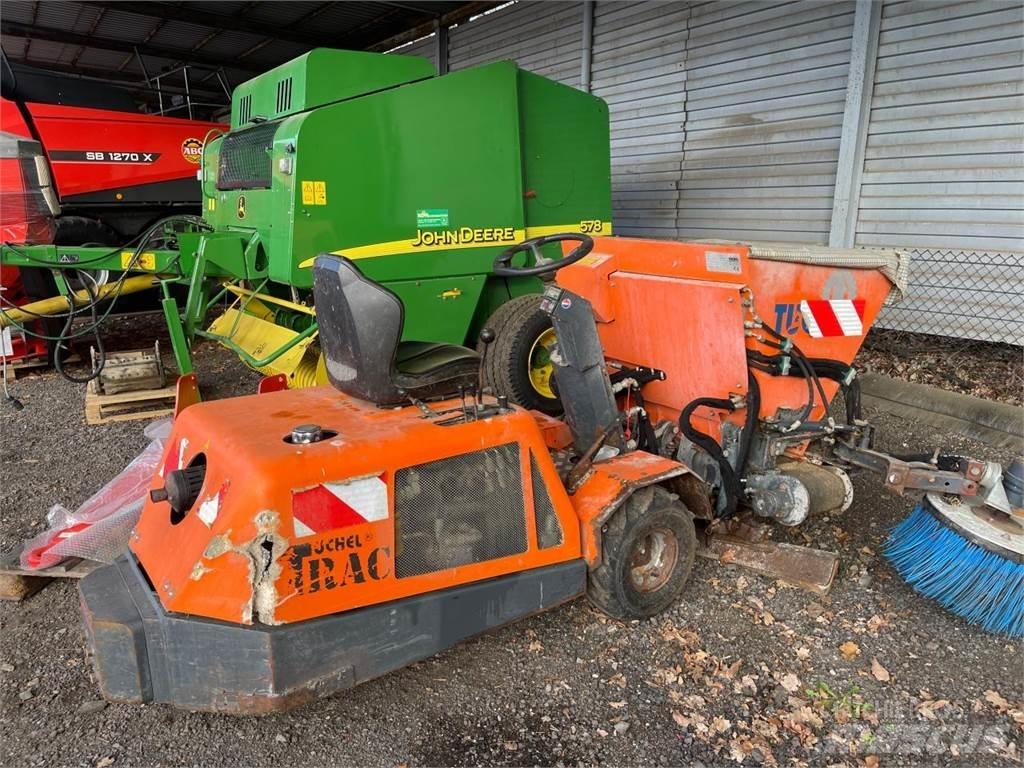  Tucheltrac Trio Utilaje si accesorii folosite la cresterea animalelor