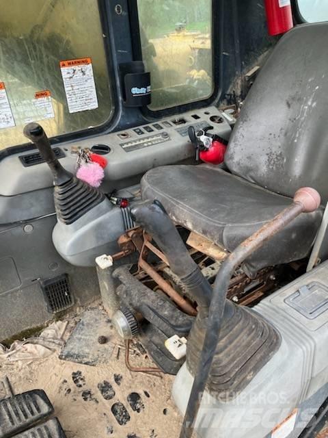 Komatsu PC 200 Excavatoare pe șenile
