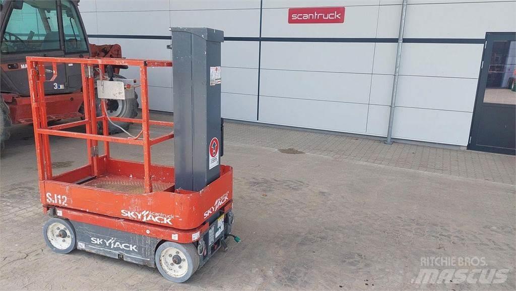SkyJack SJ12 Ascensoare verticale catarg