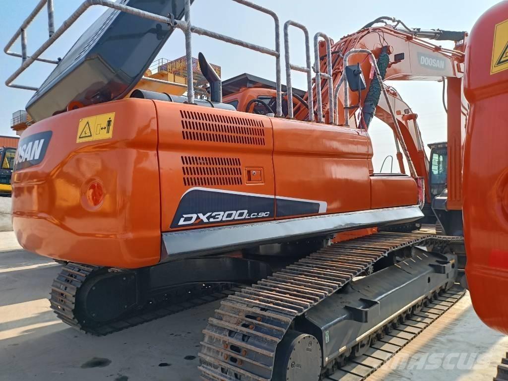 Doosan DX300-9 Excavatoare pe șenile
