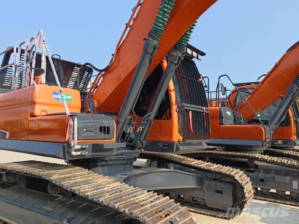 Doosan DX300-9 Excavatoare pe șenile
