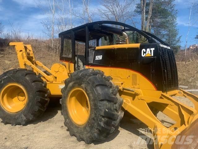 CAT 525B Utilaje de manevrarea a bustenilor