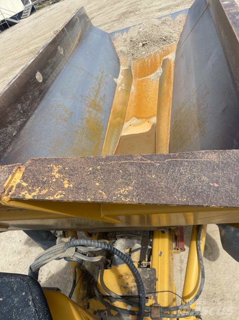 CAT 725 Transportoare articulate