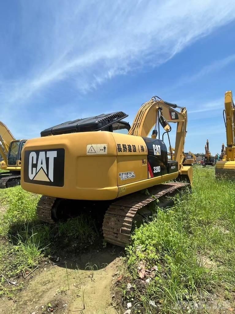 CAT 320d Excavatoare pe șenile
