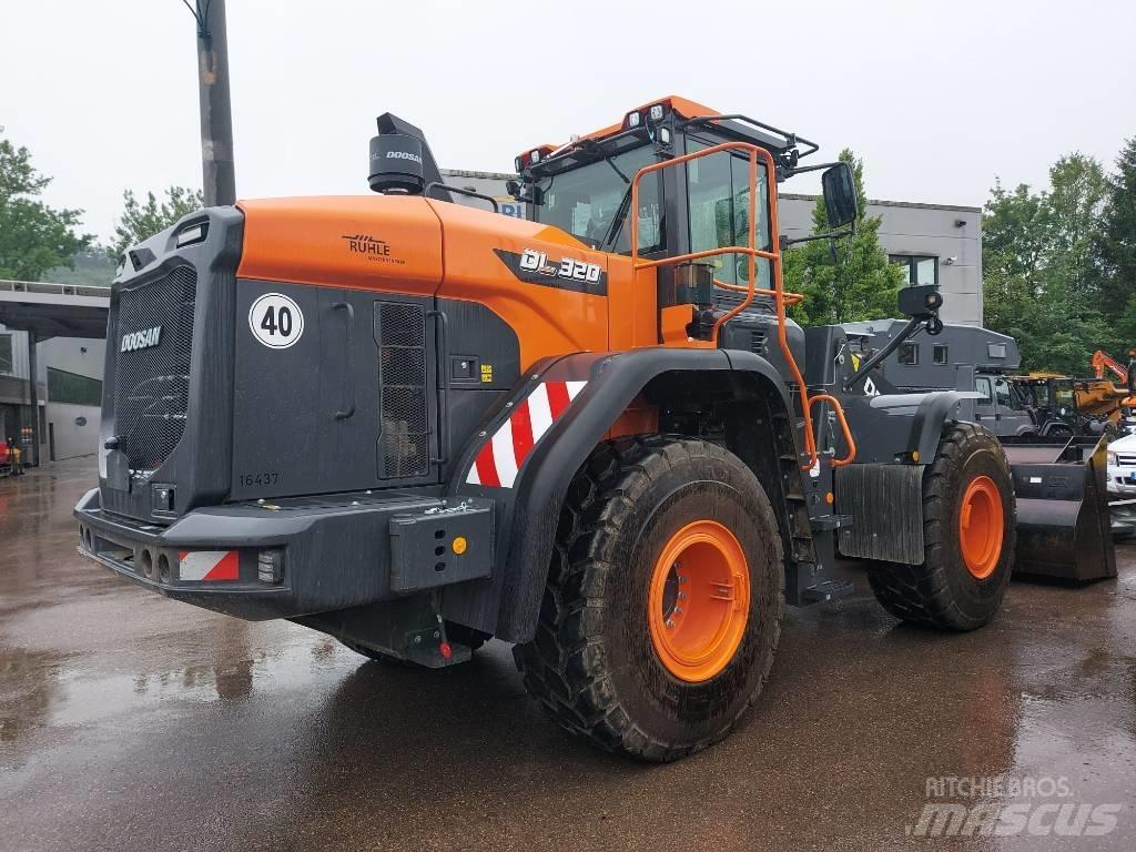 Develon DL 320-7 Incarcator pe pneuri