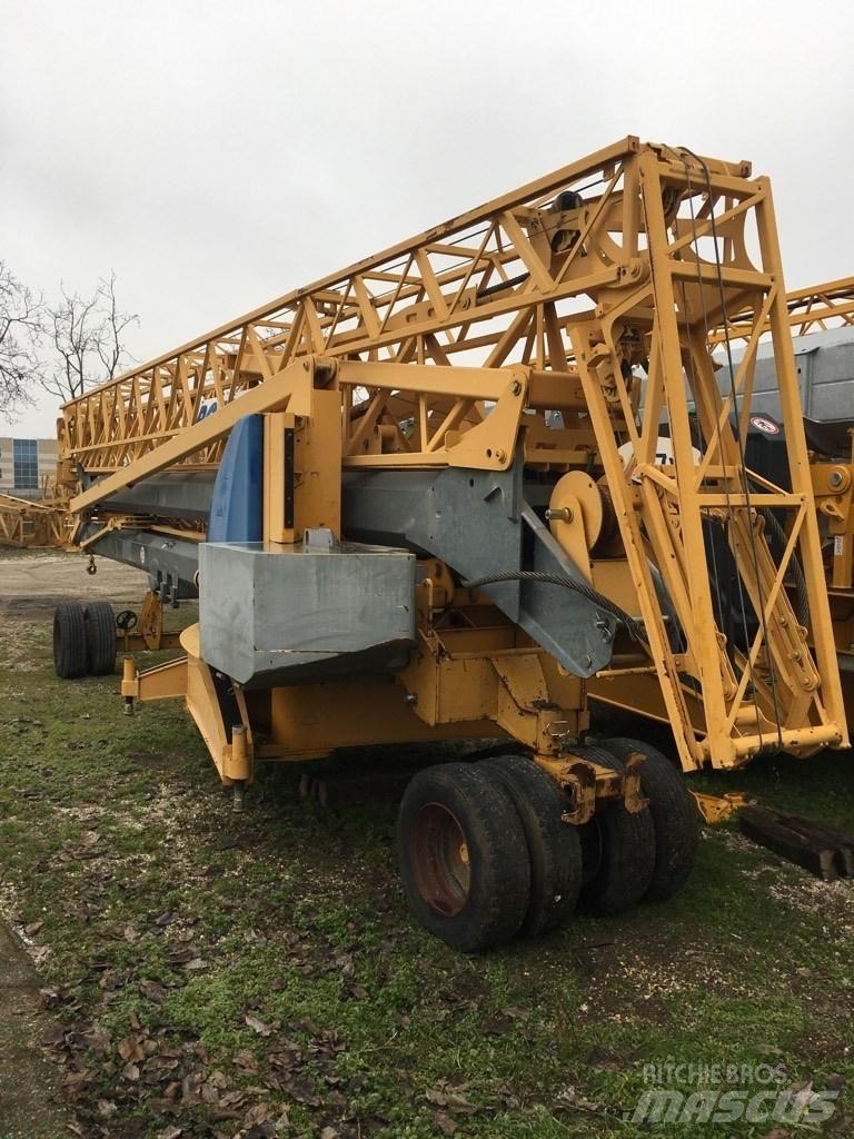 Potain IGO 36 Self erecting cranes